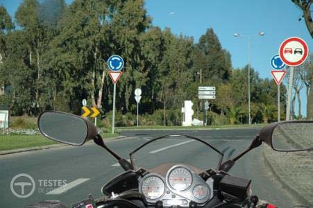 Pergunta IMT: Em determinado troço de uma estrada nacional não urbana, é possível encontrar uma intersecção com a forma de rotunda?