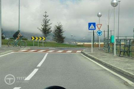 Pergunta IMT: Ao circular neste local devo saber que: